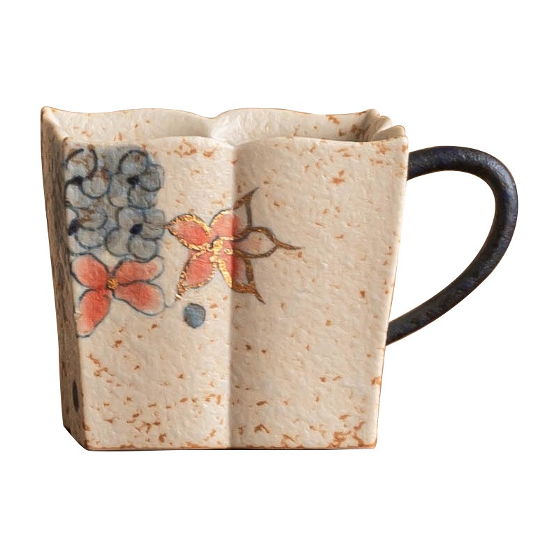 青花火石紅四方花口八瓣把杯