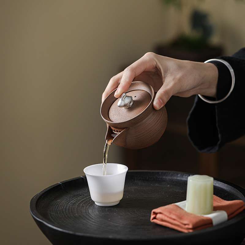 手作老岩泥鎏銀兔子手抓壺