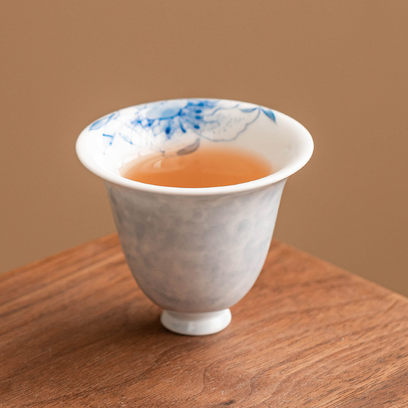 手繪灑藍百合品茗杯
