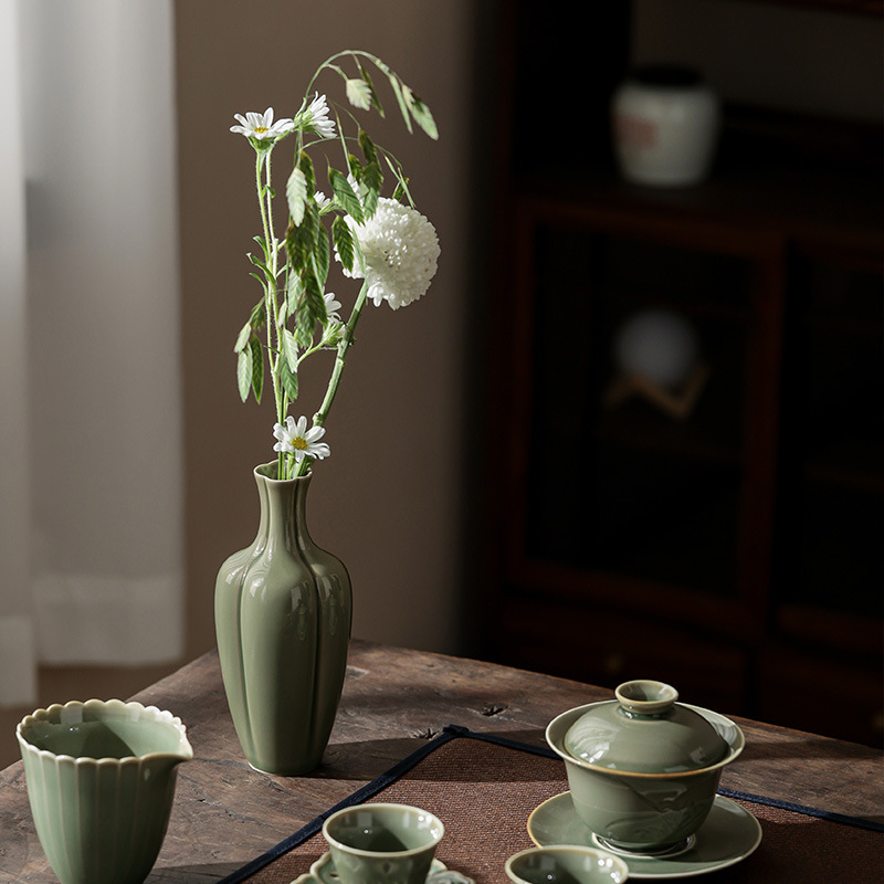 越窯青瓷四葉草花器