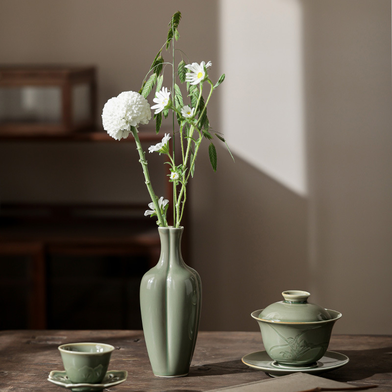 越窯青瓷四葉草花器