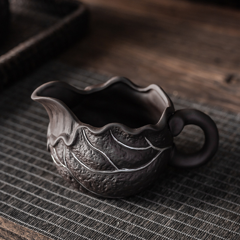 异形荷花紫砂描銀公道杯