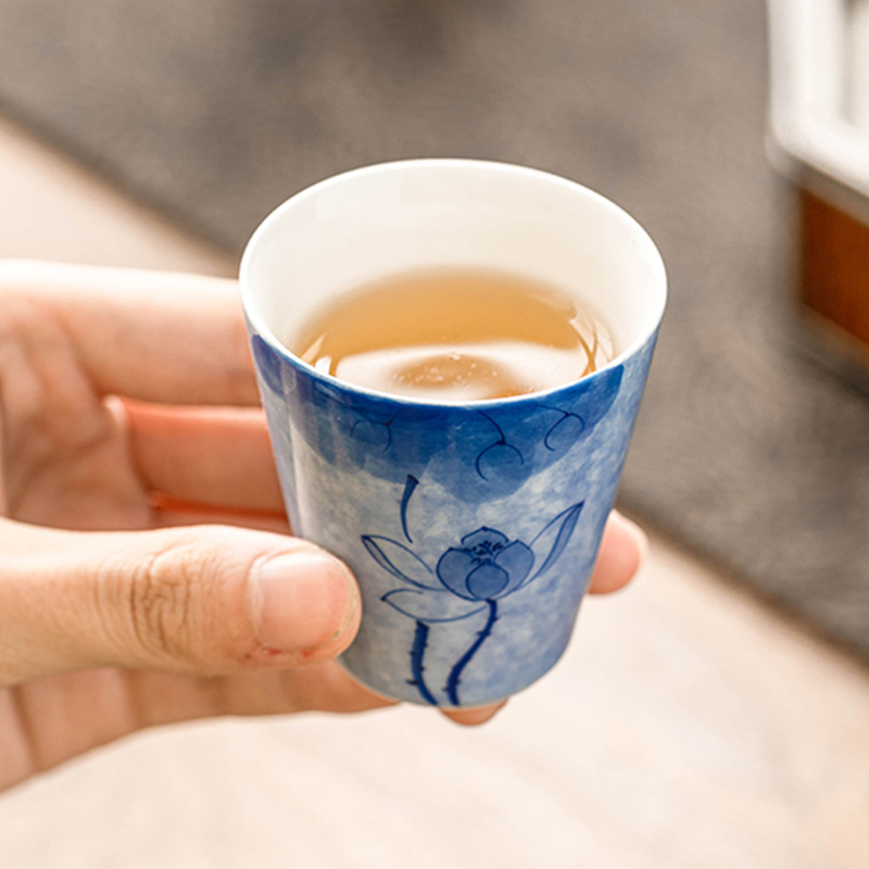 手繪藍蓮花品茗杯