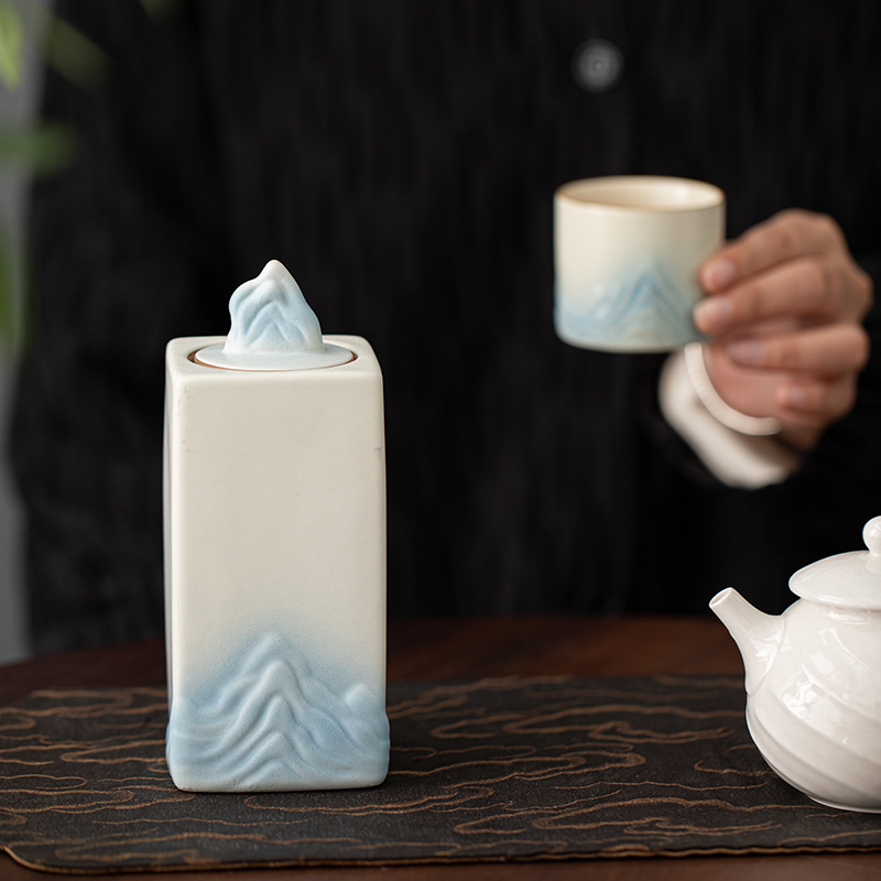 陶瓷浮雕山巒茶葉罐