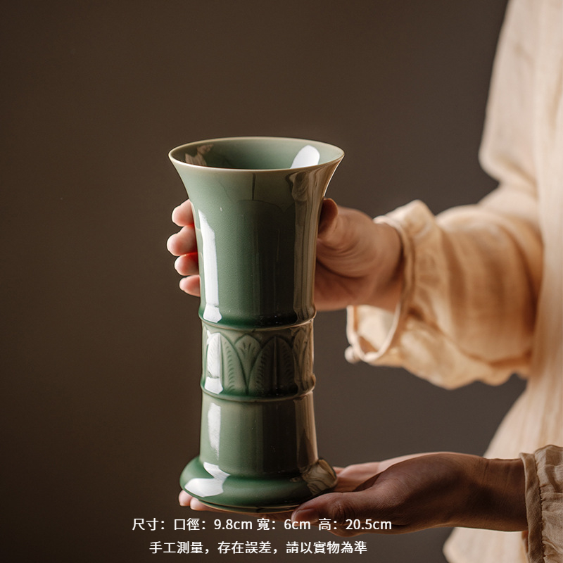 龍泉梅子青瓷花瓶