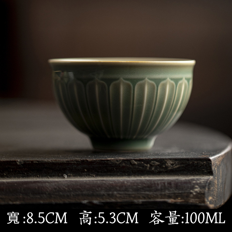 越窑青瓷雕刻主人杯