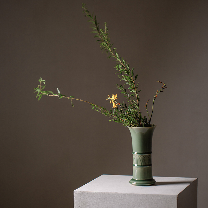 龍泉梅子青瓷花瓶