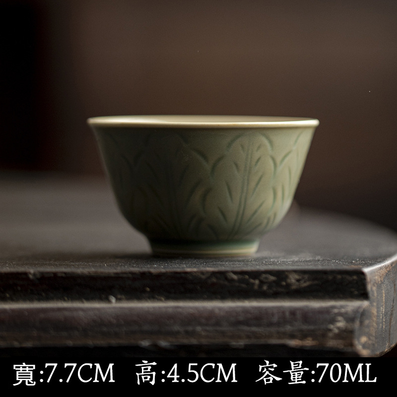 越窑青瓷雕刻主人杯