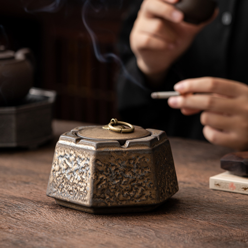 日式鎏金鐵釉煙灰缸