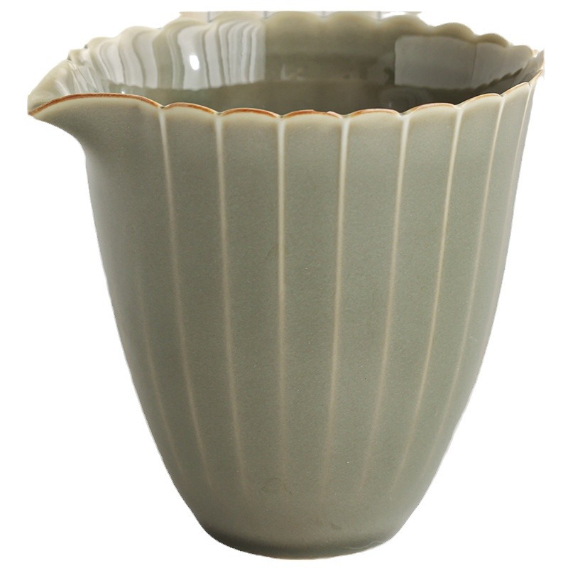 越窯青瓷線條公道杯