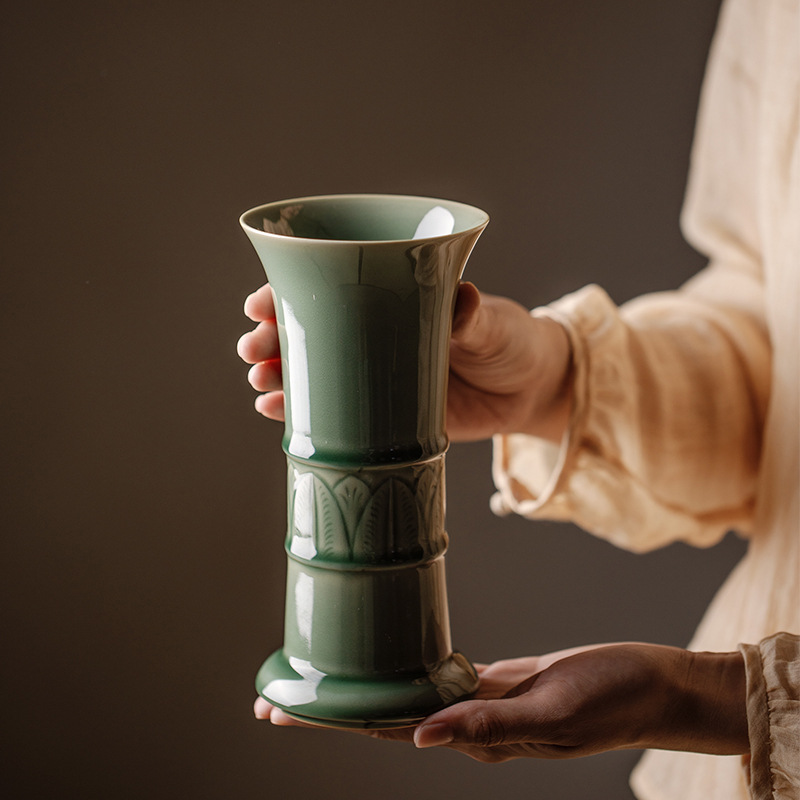 龍泉梅子青瓷花瓶