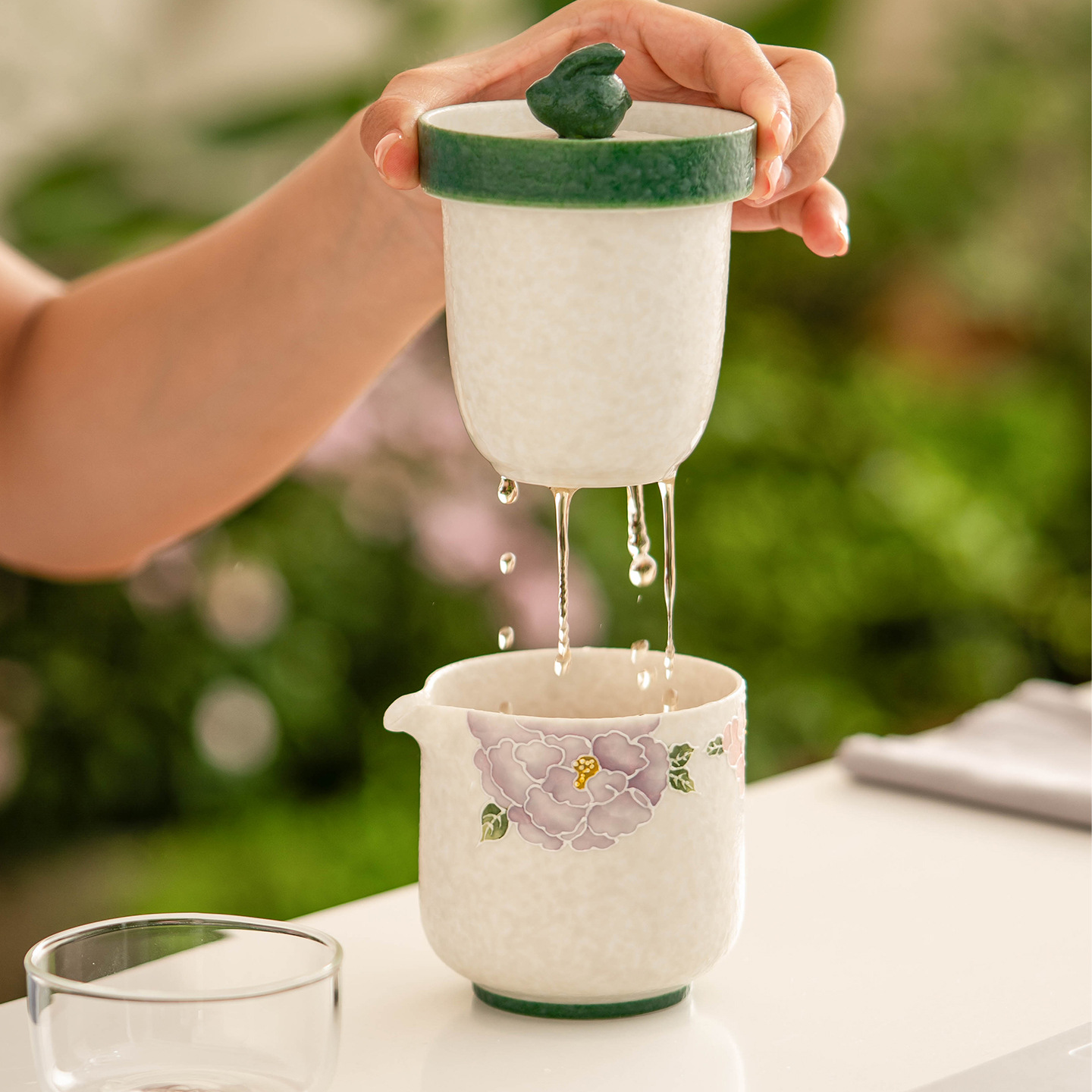 堆雕牡丹陶瓷泡茶杯