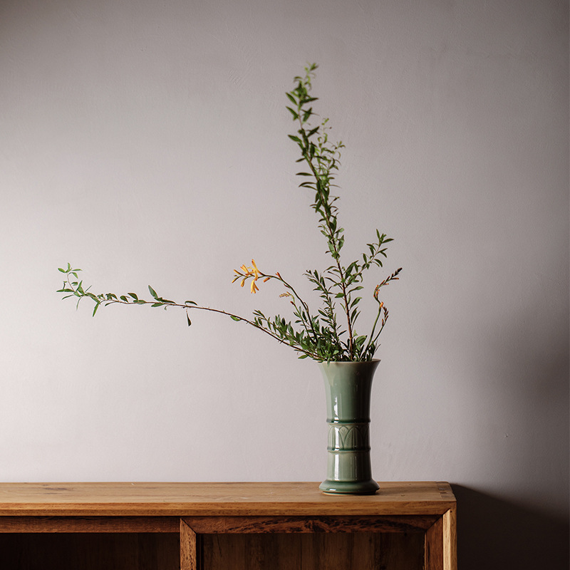 龍泉梅子青瓷花瓶