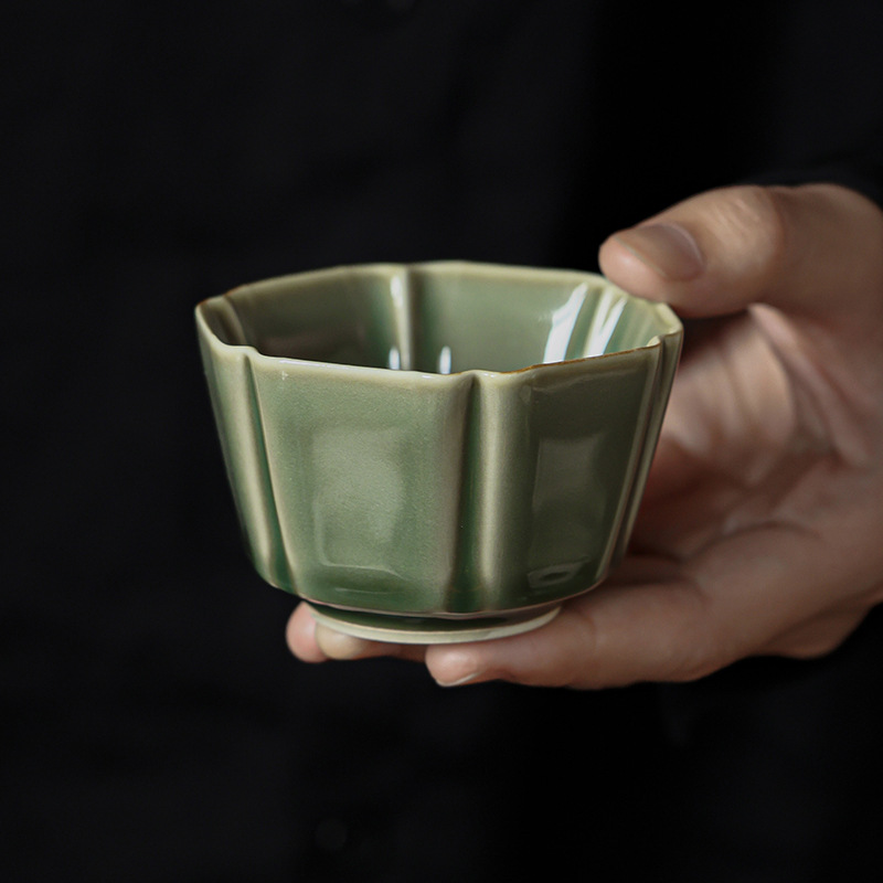 越窯青瓷葵口茶杯主人杯