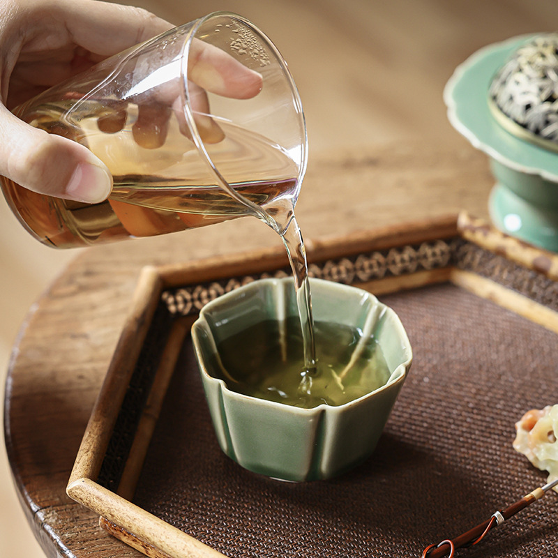 越窯青瓷葵口茶杯主人杯