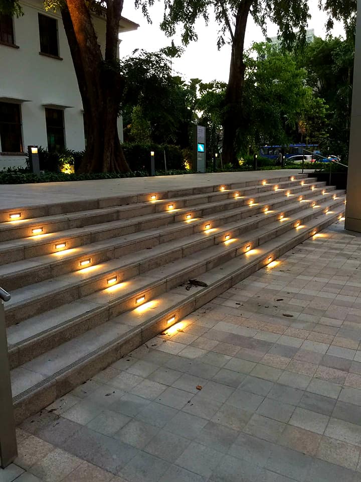 Weatherproof-Light Makers