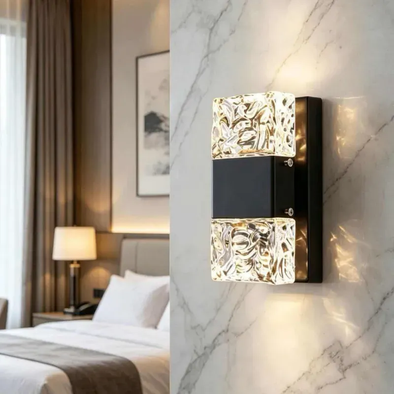 AlpineCrest Wall Light