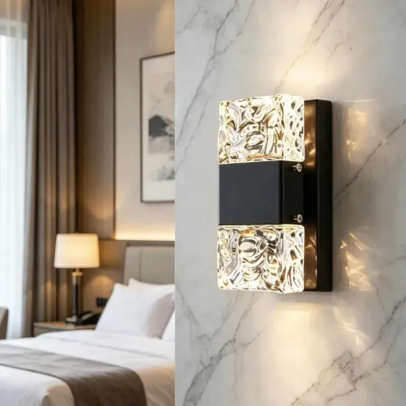 AlpineCrest Wall Light