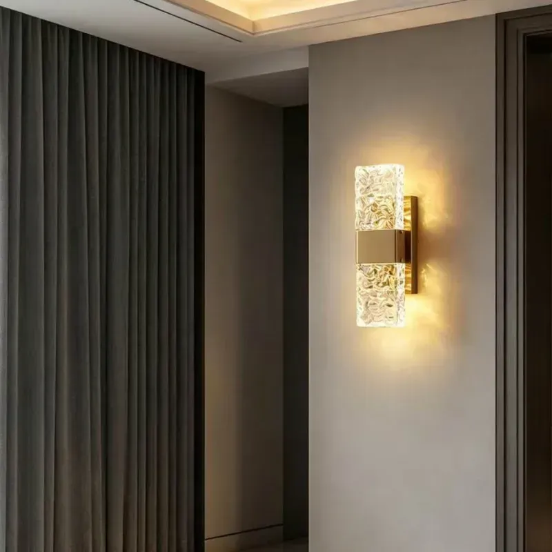 AlpineCrest Wall Light