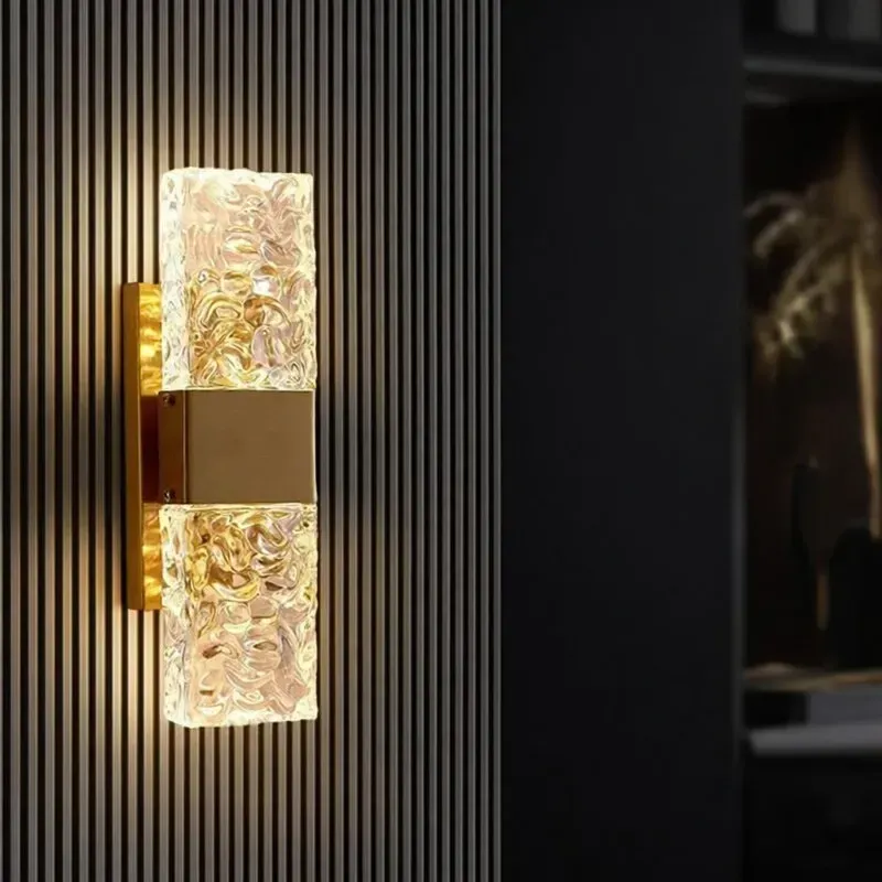 AlpineCrest Wall Light