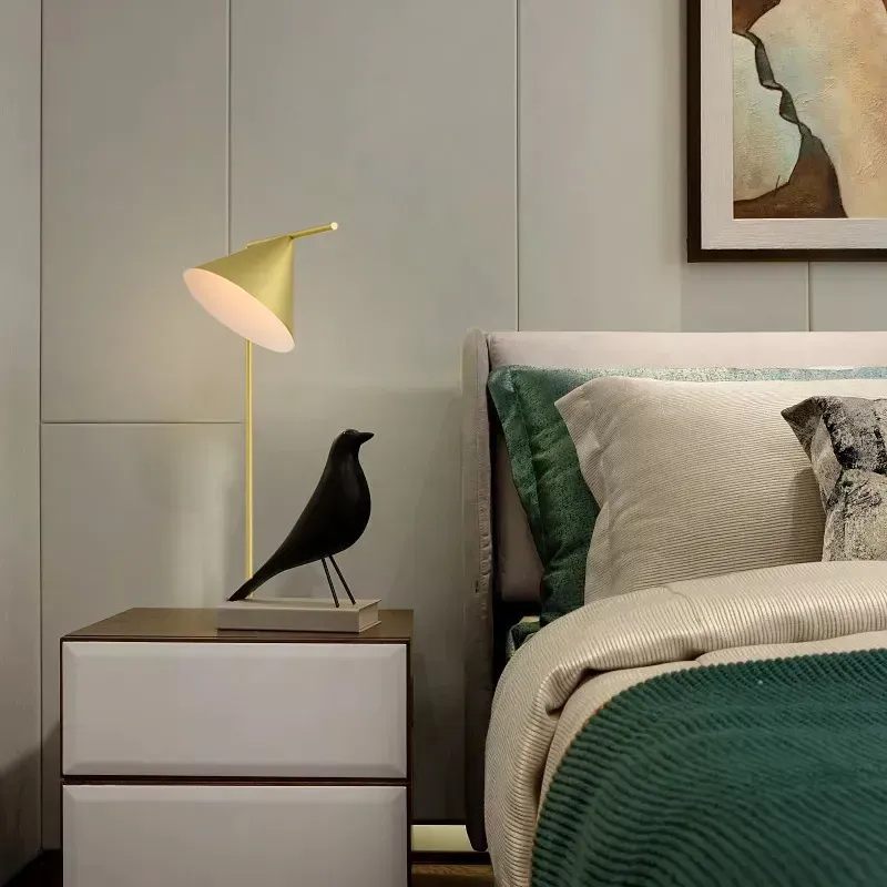 AmouraFlare Table Lamp