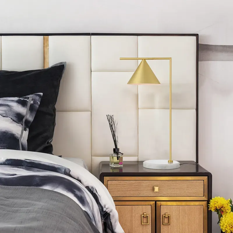 AmouraFlare Table Lamp
