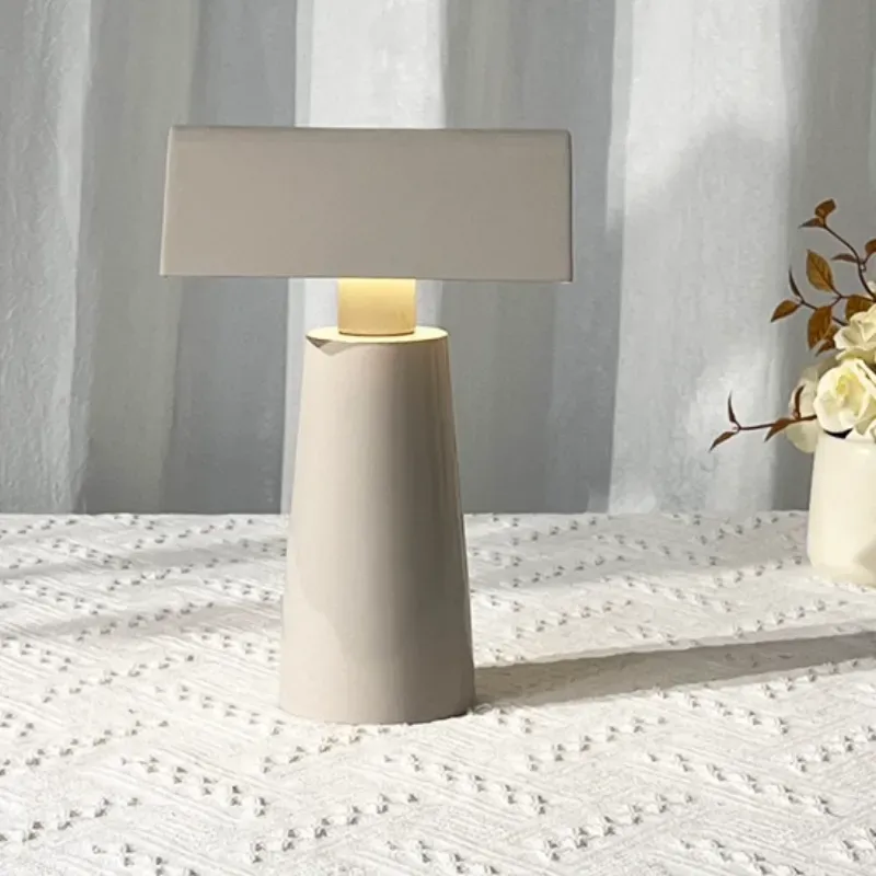 ArkoShade Table Lamp