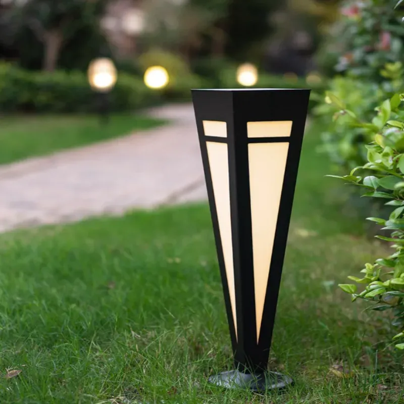 CarolineTriangular Outdoor Bollard