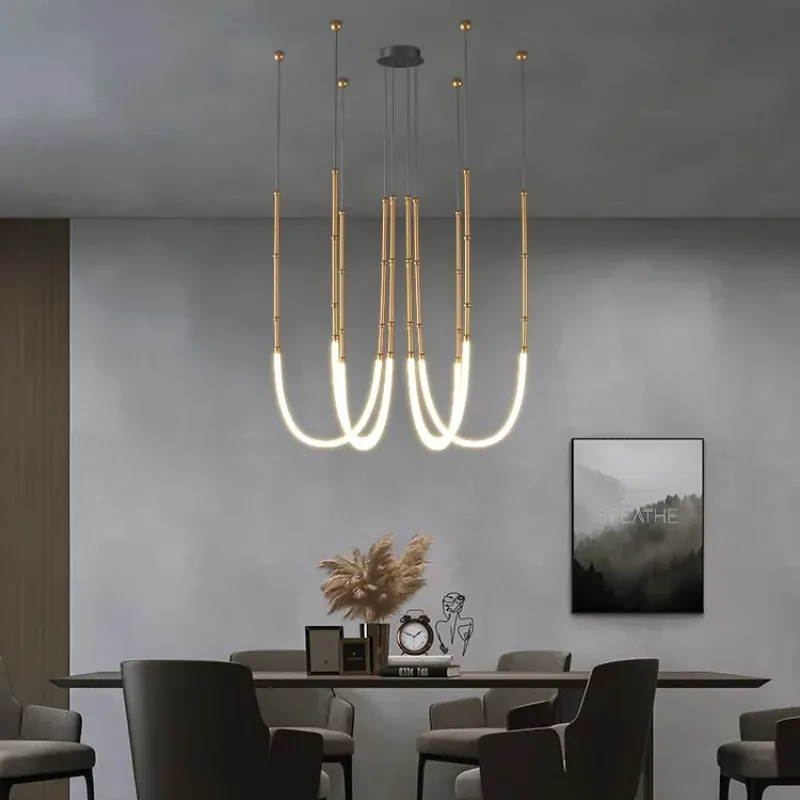 ChainMajesty Chandelier