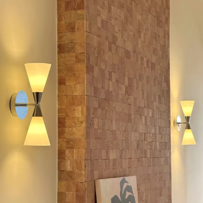 DorianHourglass Wall Light