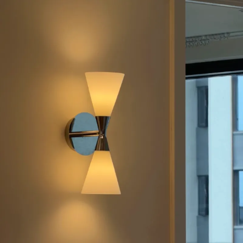 DorianHourglass Wall Light