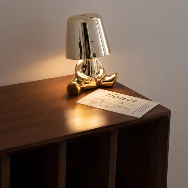 GoldGuardians Table Lamp