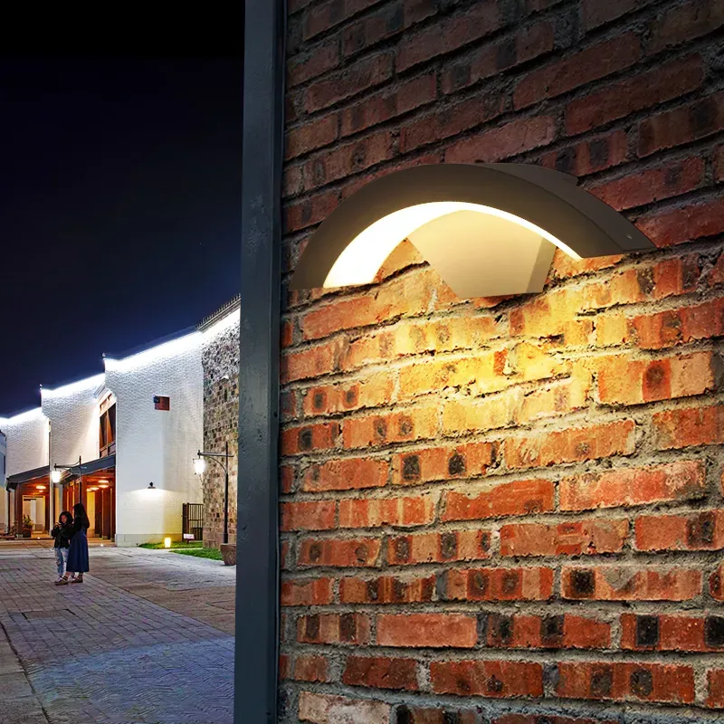 HexCurve Outdoor Wall Light