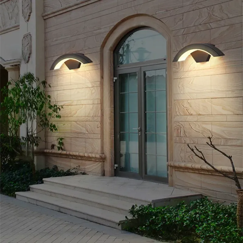 HexCurve Outdoor Wall Light