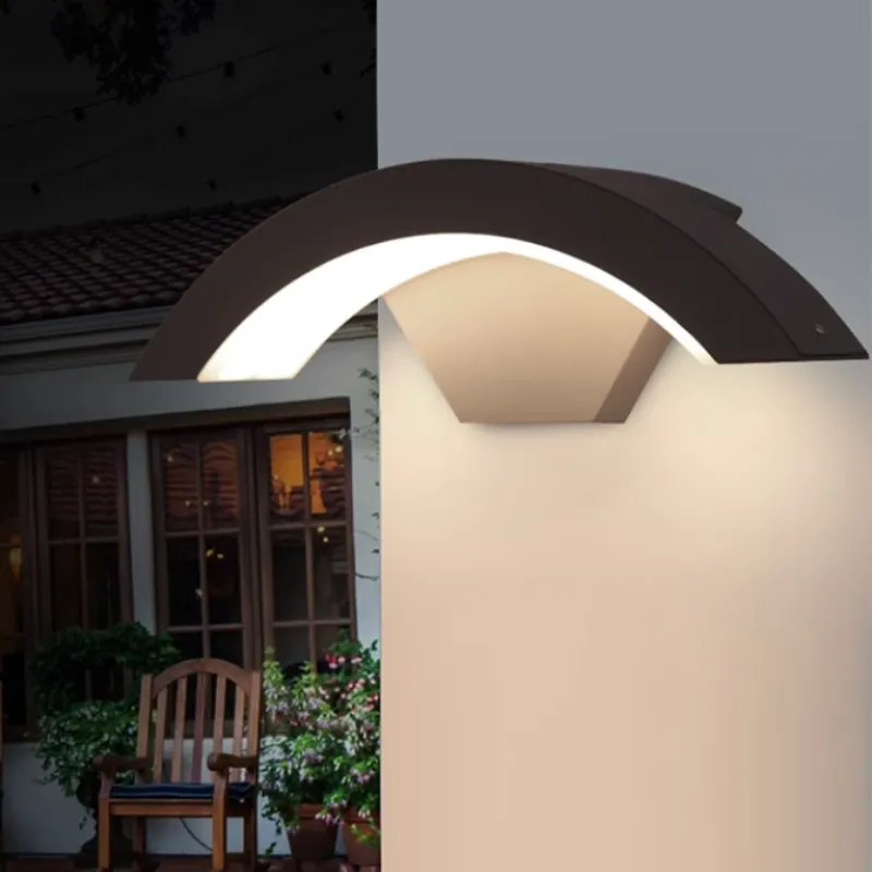 HexCurve Outdoor Wall Light