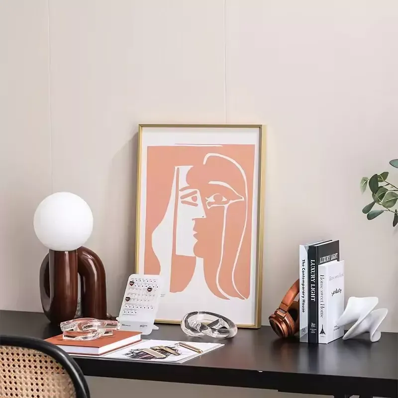 IllumiCurve Table Lamp