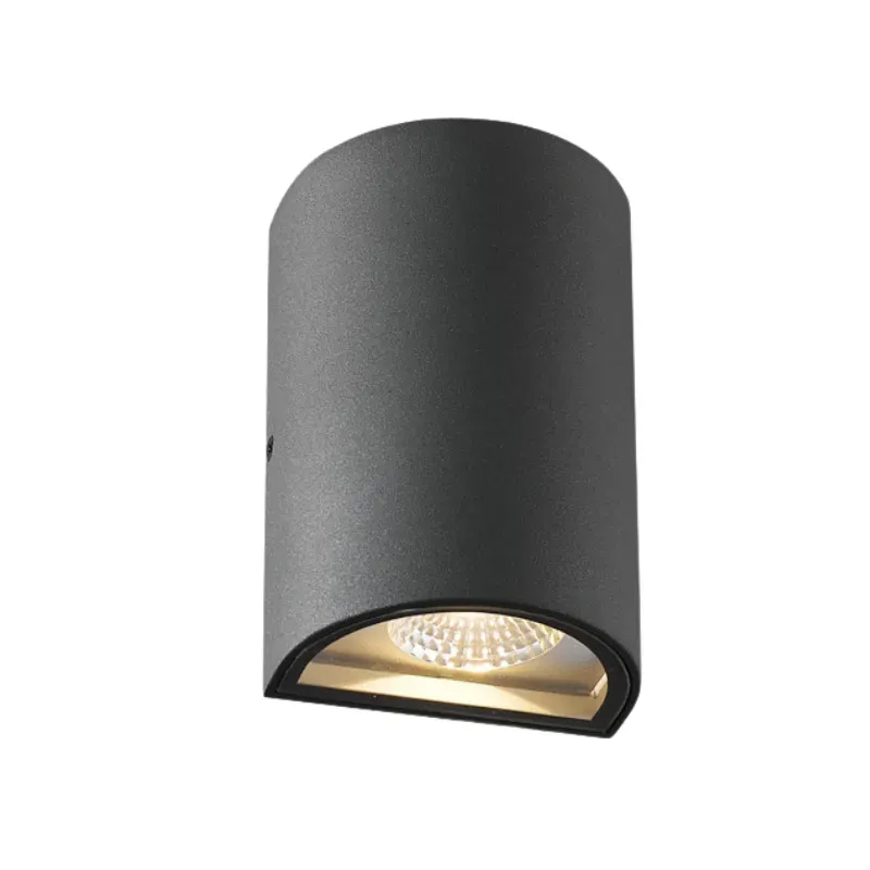 KrypiusSleek Outdoor Wall Light