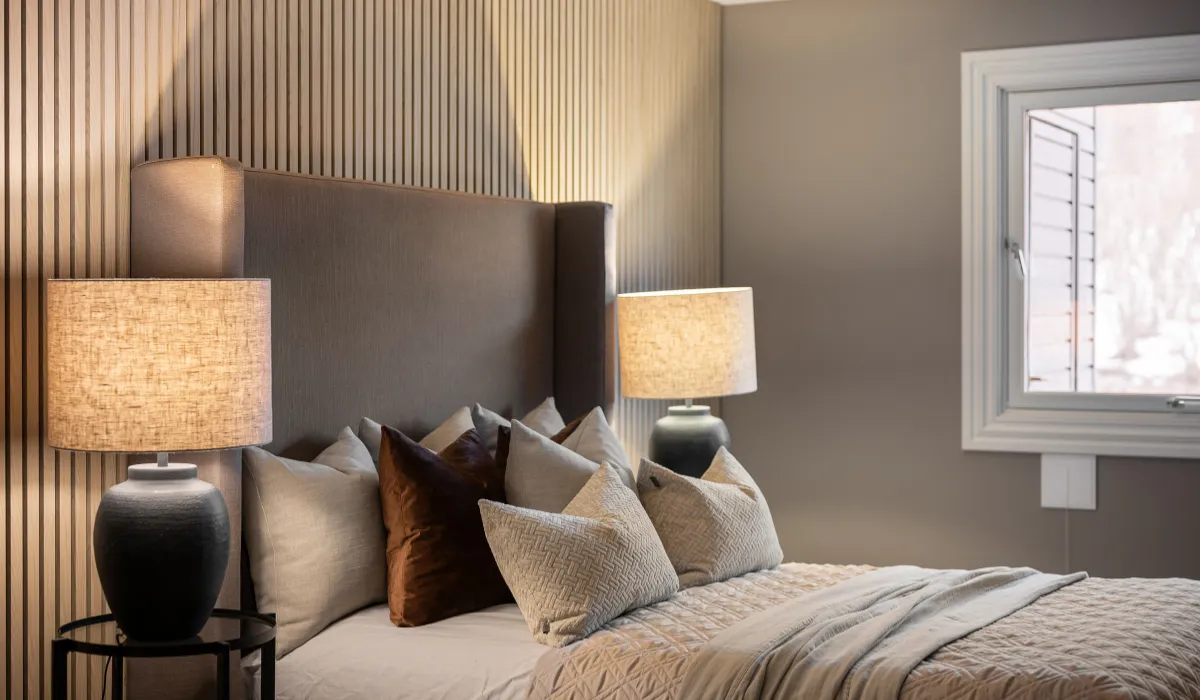 With the right mix of temperature and diffuser material, you can move away from flat overhead-only light and build a layered, luxurious glow from our Singaporean luxury floor and table lamps that feels good every evening.