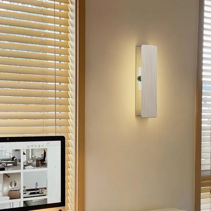 LuminousEdge Wall Light
