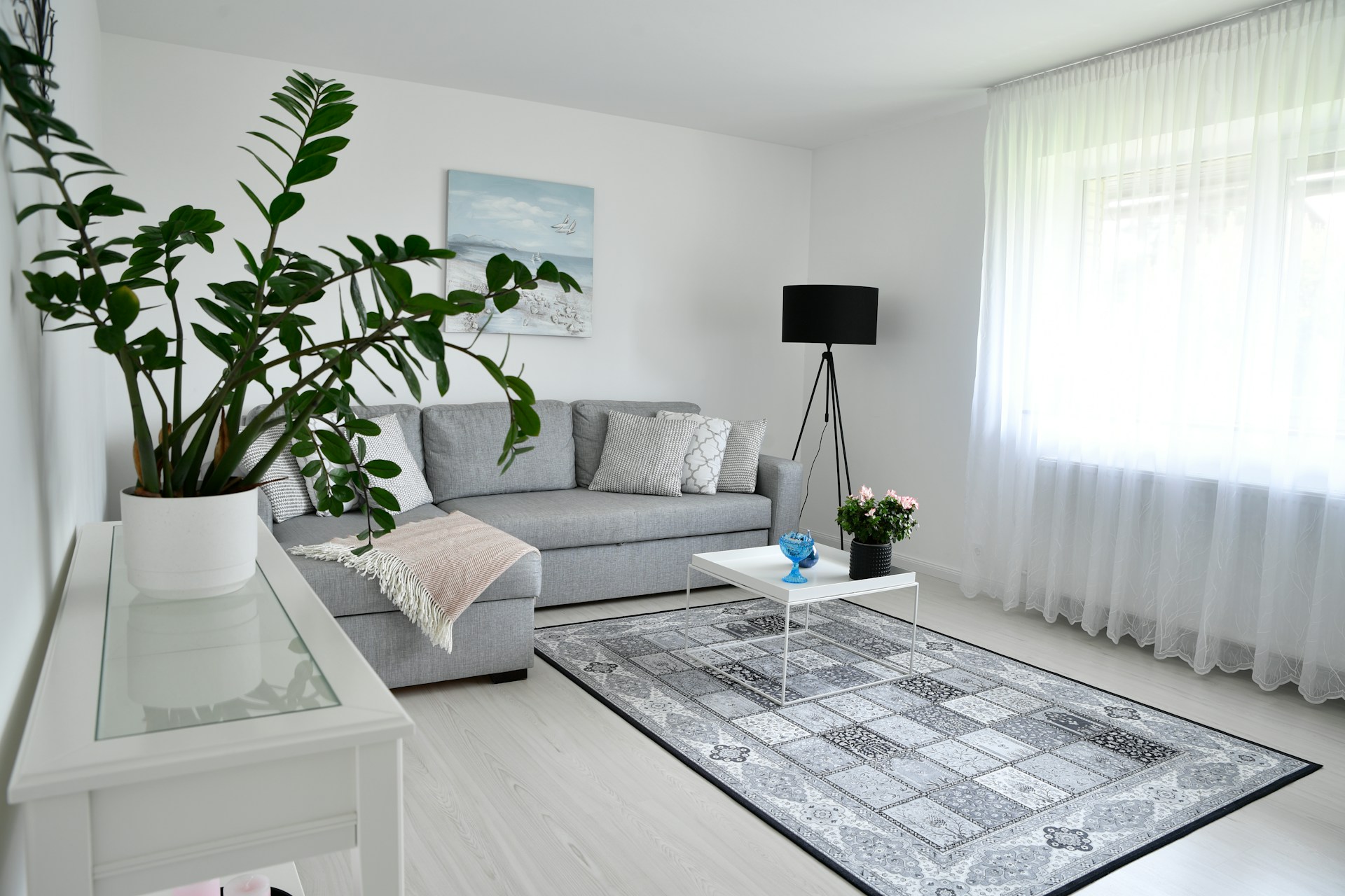 Explore our curated selection of modern floor lamps online from Light Makers to find the right pieces that complement your interiors.