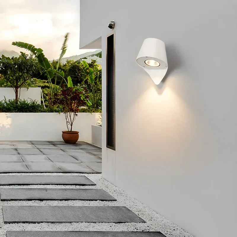 MawariCast Outdoor Wall Light