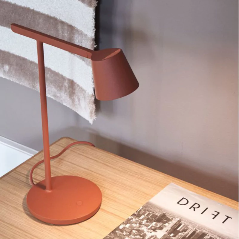 ModaLuxe Table Lamp