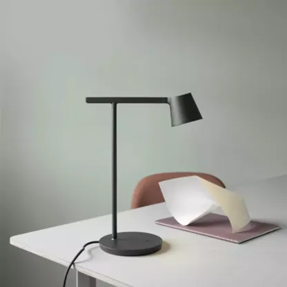 ModaLuxe Table Lamp