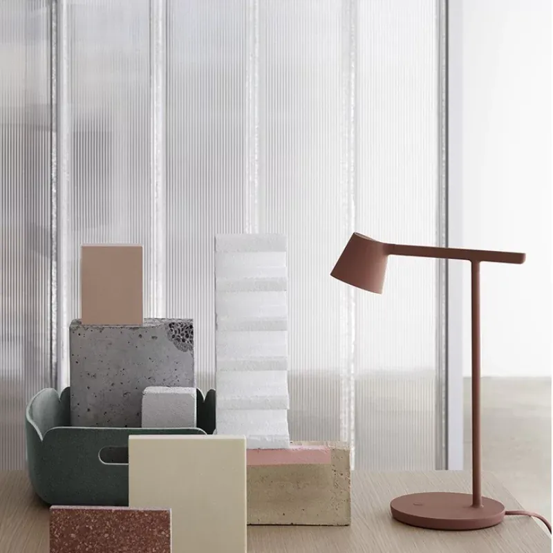 ModaLuxe Table Lamp