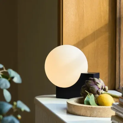 NeraSphere Table Lamp