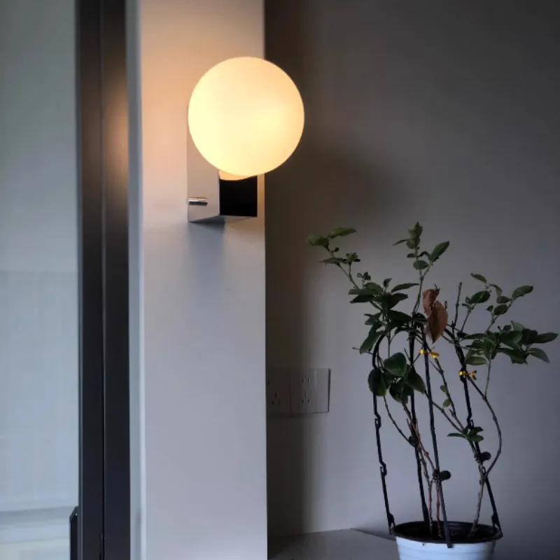 NeraSphere Wall Light