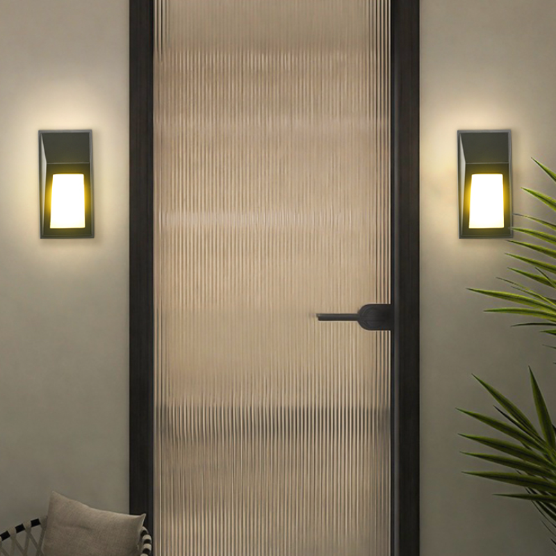 NoirBeam Outdoor Wall Light