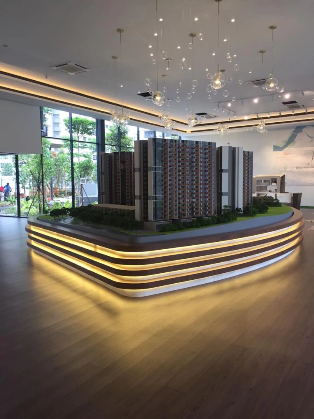 {"default":"Sleek LED Lighting profile for exhibition. "}