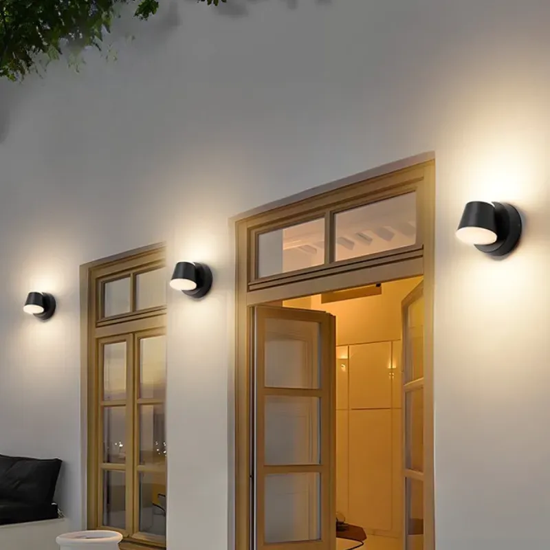 ReikaTurn Outdoor Wall Light