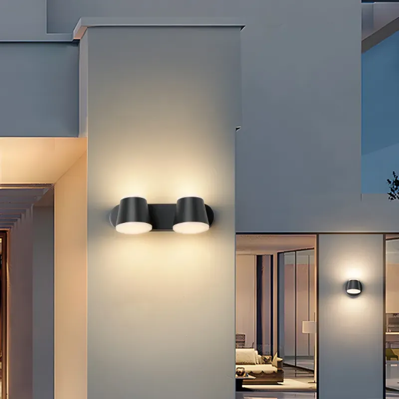 ReikaTurn Outdoor Wall Light